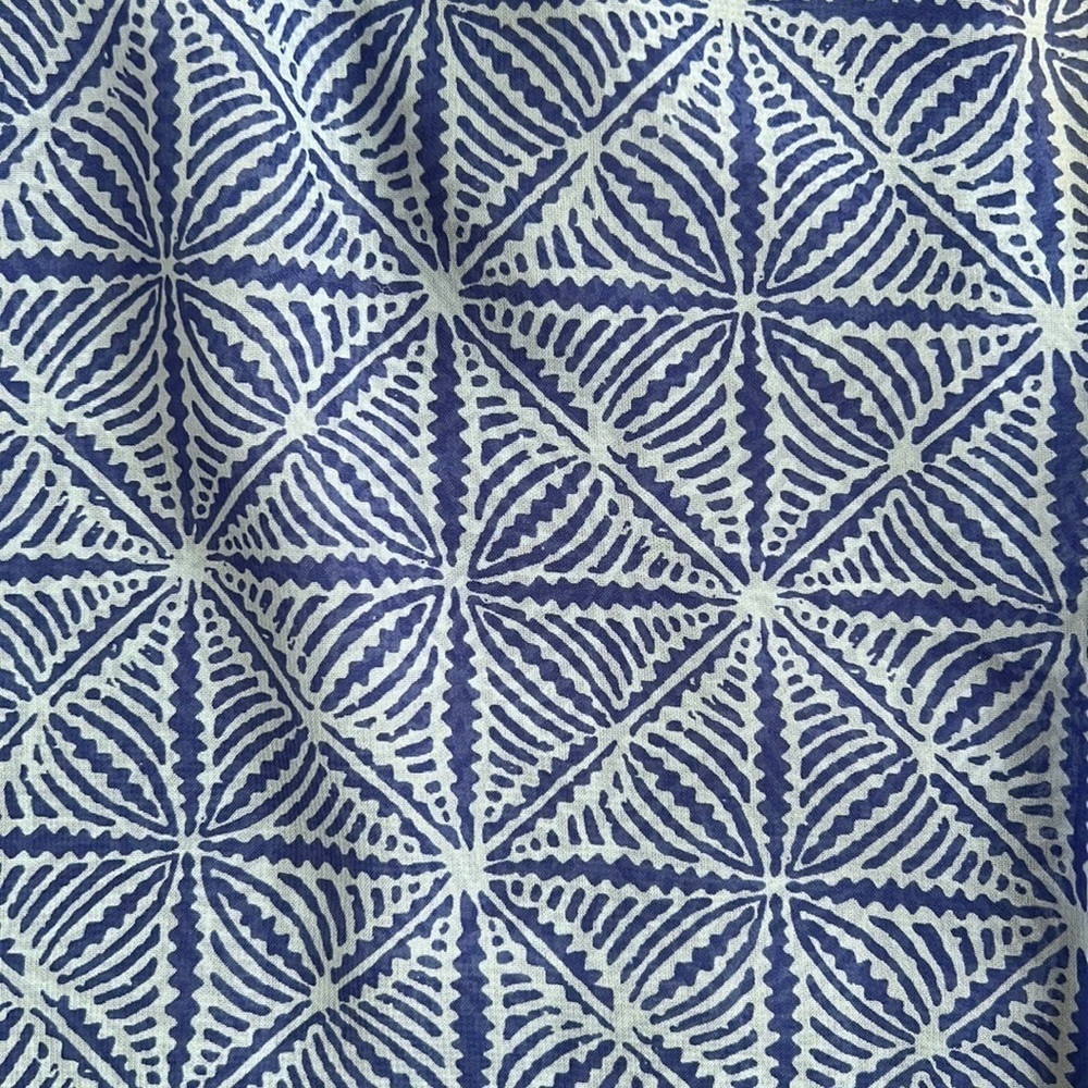 Gap Top (XS) - Picture 4 of 5